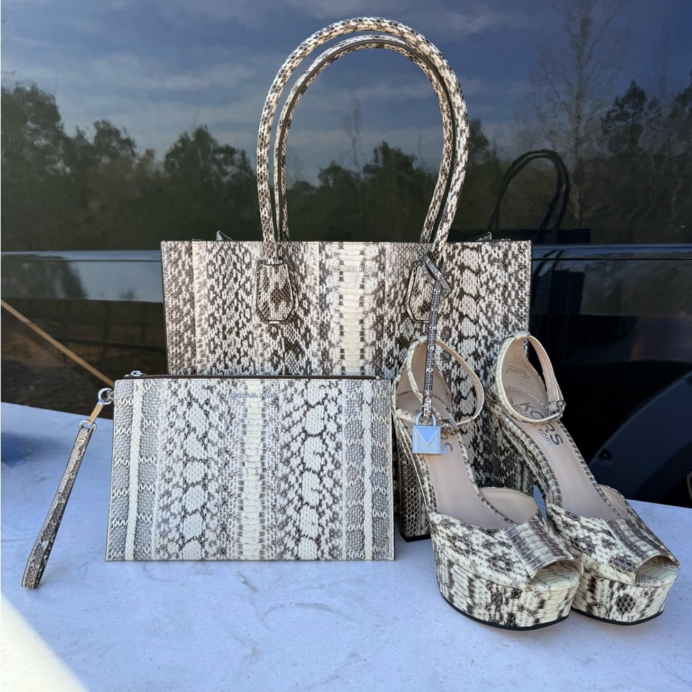 Michael Kors Genuine Snake skin purse, Wristlet & Heels Set